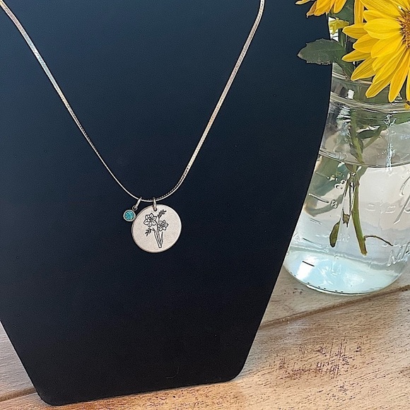 NWT - Birth Flower Necklace with Birth Month Charm - Picture 6 of 12